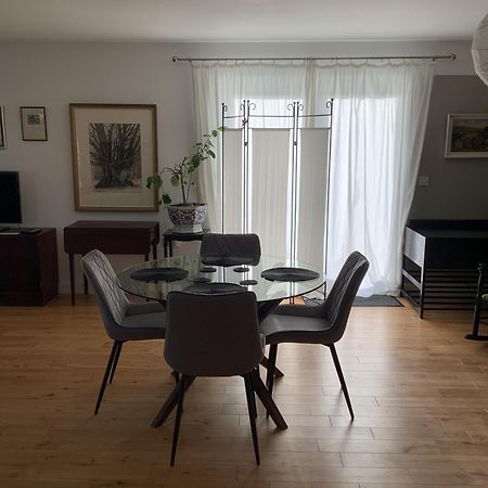 Springwood - Royal Hillsborough Villa Buitenkant foto